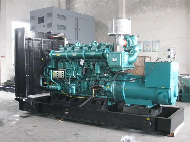 莱山200KW 柴油发电机的油耗是多少？